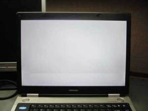 1-laptop-white-screen